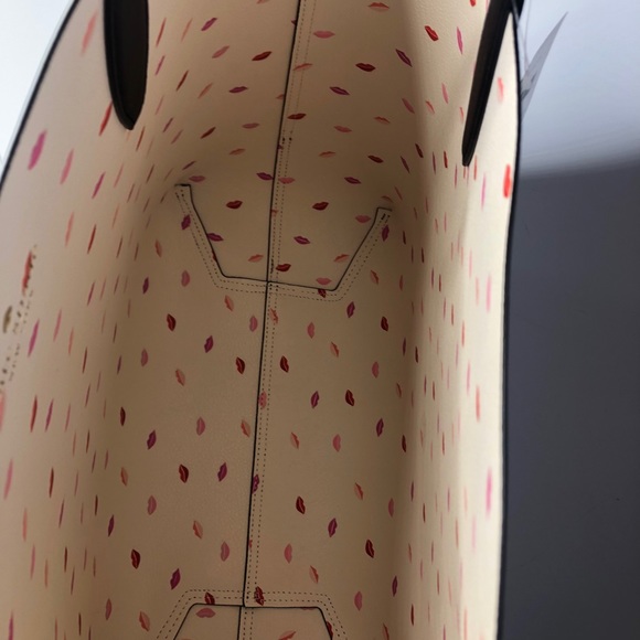 Kate Spade Disney Minnie Large Reversible Tote - Picture 14 of 15